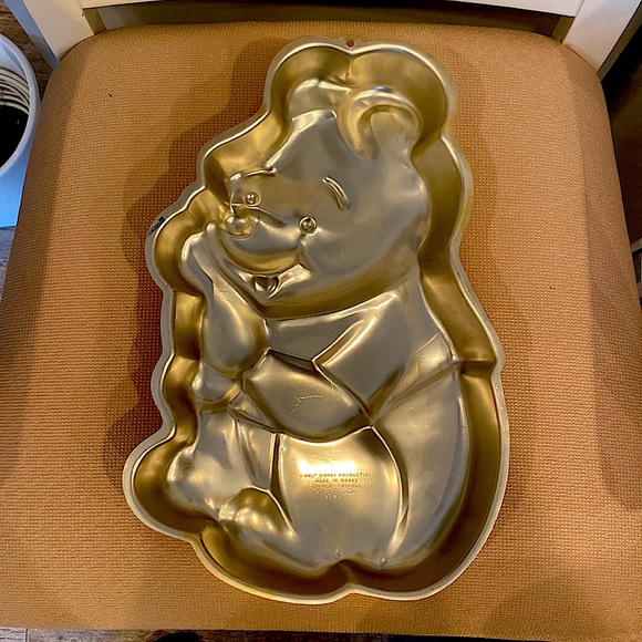 1970’s Disney Winnie the Pooh Cake Pan - Picture 3 of 4